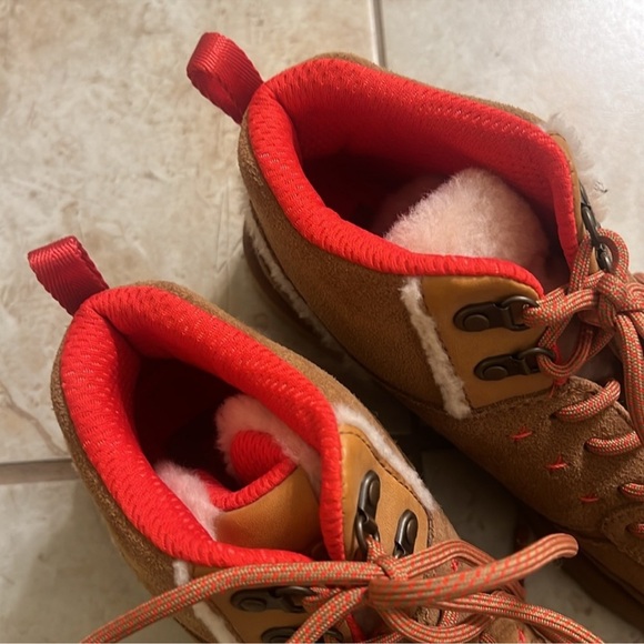 UGG Highland Heritage Women’s Size 9 – Brown - Picture 2 of 10